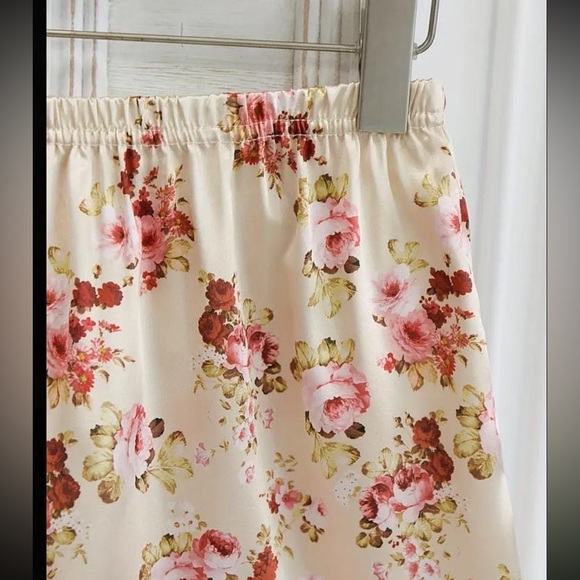 3 pieces of floral satin pajama - Picture 5 of 8